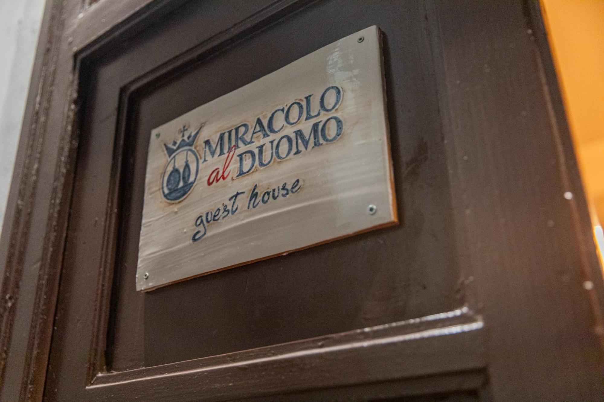 نابولي Miracolo Al Duomo Smart Accomodations المظهر الخارجي الصورة