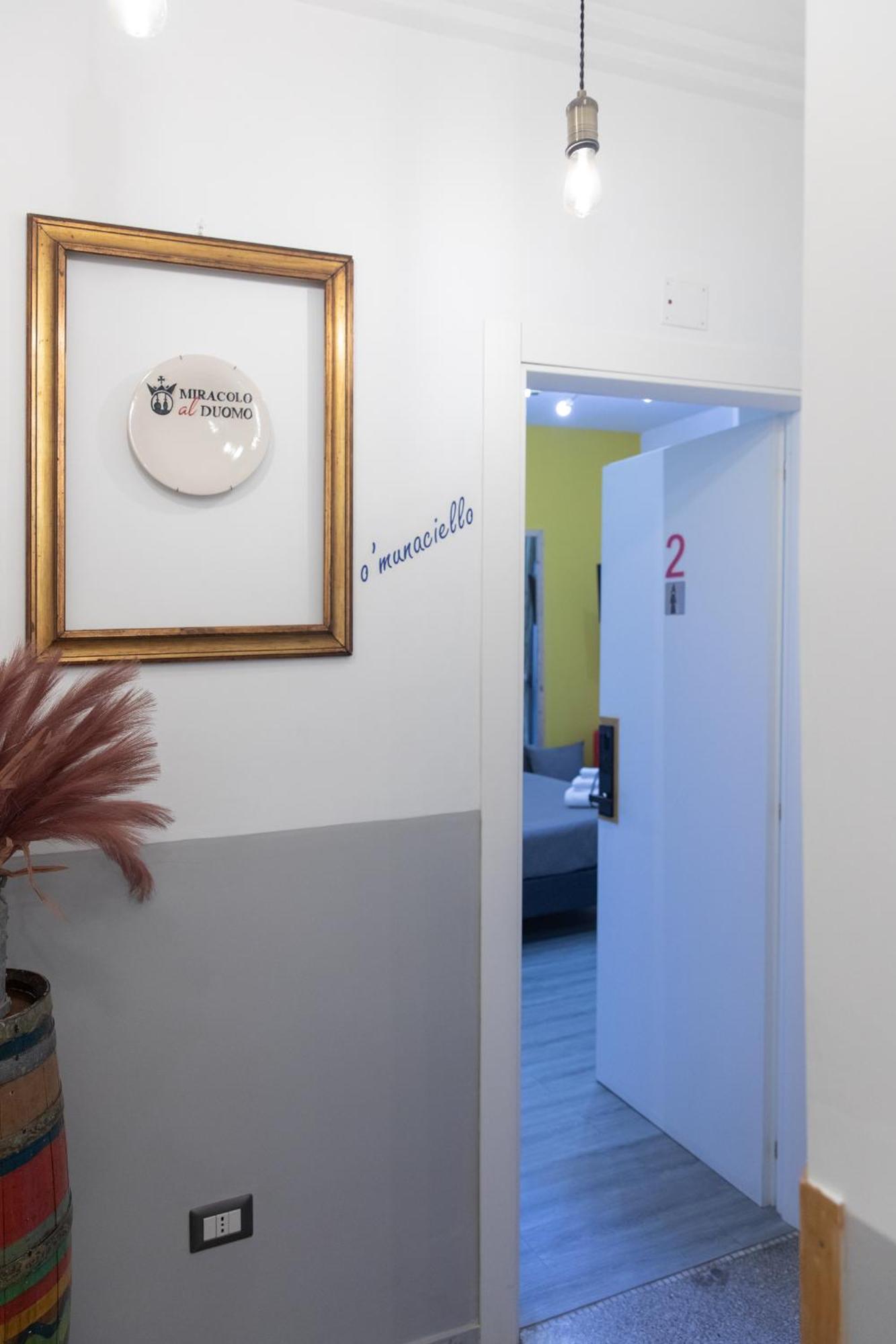 نابولي Miracolo Al Duomo Smart Accomodations المظهر الخارجي الصورة